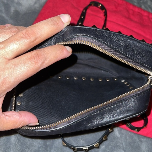 Preload Valentino, black n gold spike Crossbody excellent condition 7”X 5”. - Picture 8 of 12